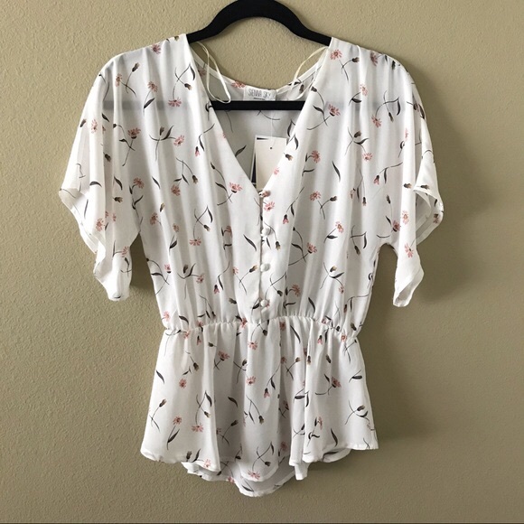 Sienna Sky Peplum Blouse🌺 - Picture 3 of 3